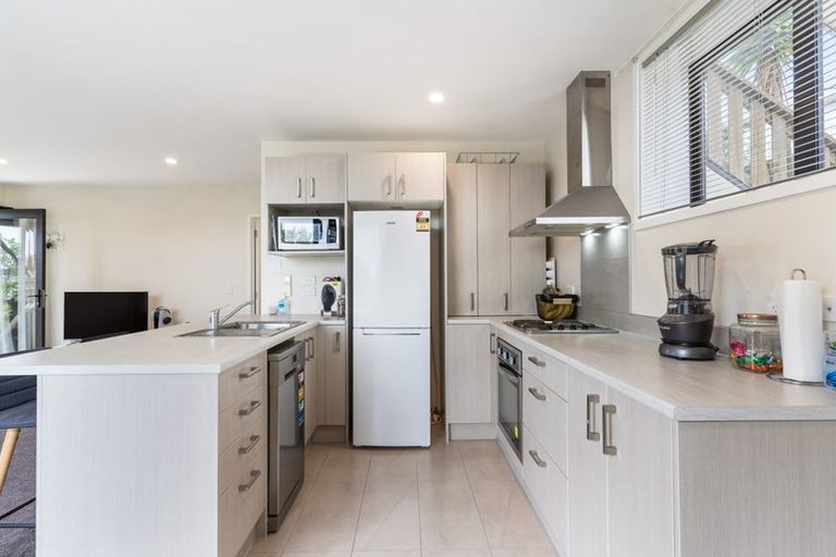 Photo of property in 2b Grenadine Place, Unsworth Heights, Auckland, 0632