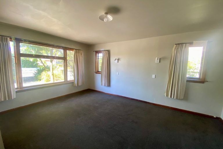 Photo of property in 53 Acacia Avenue, Upper Riccarton, Christchurch, 8041