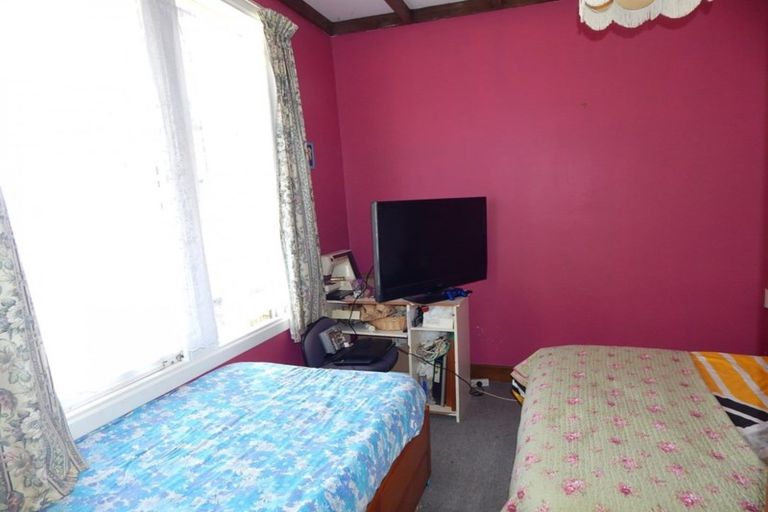 Photo of property in 89 Derby Street, Westport, 7825