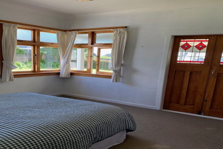 Photo of property in 58 Govett Avenue, Frankleigh Park, New Plymouth, 4310