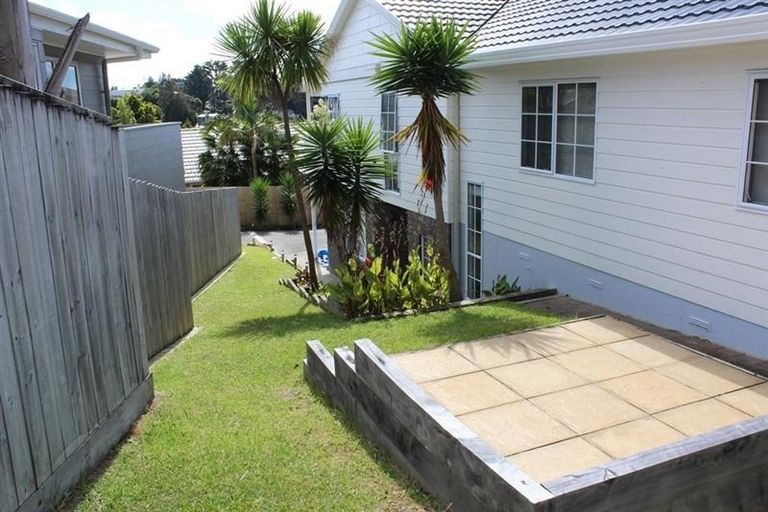 Photo of property in 2/95 Langana Avenue, Browns Bay, Auckland, 0630