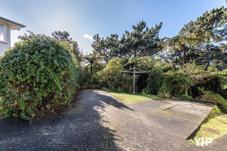 Photo of property in 16b Glen Alton Avenue, Paparangi, Wellington, 6037