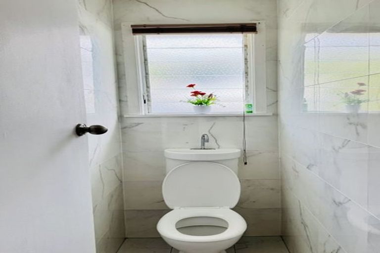 Photo of property in 81 Ennis Avenue, Pakuranga Heights, Auckland, 2010