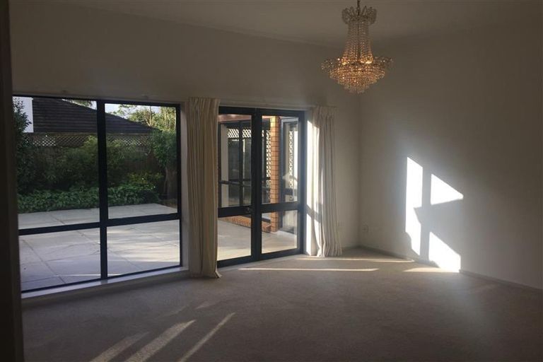 Photo of property in 21 Glucina Avenue, West Harbour, Auckland, 0618