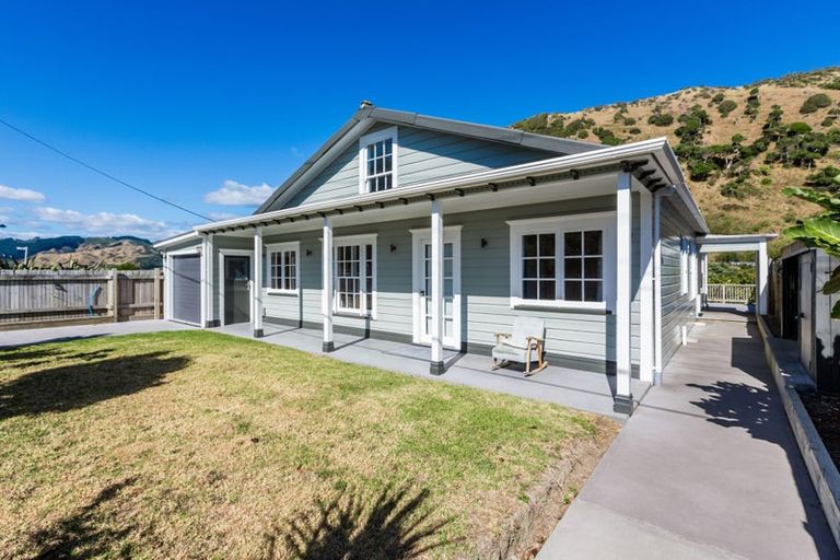 Photo of property in 76 Tilley Road, Paekakariki, 5034