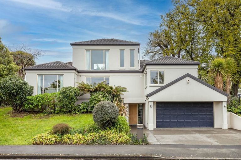 Photo of property in 79 Fifield Terrace, Waltham, Christchurch, 8023