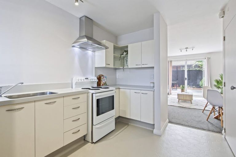 Photo of property in 4/115 Waltham Road, Sydenham, Christchurch, 8023