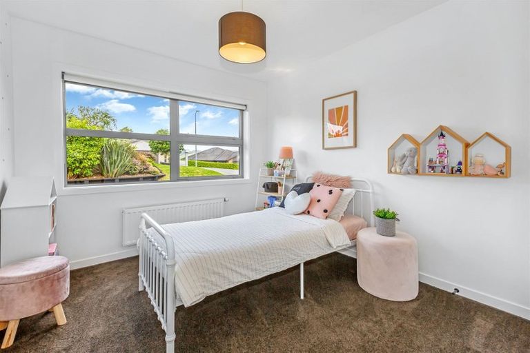 Photo of property in 89 Endeavour Drive, Whitby, Porirua, 5024