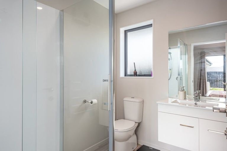 Photo of property in 160 Shillingford Boulevard, Rolleston, 7615