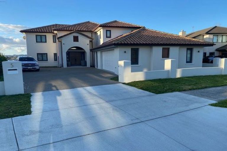 Photo of property in 5 Milano Boulevard, Karaka, Papakura, 2113