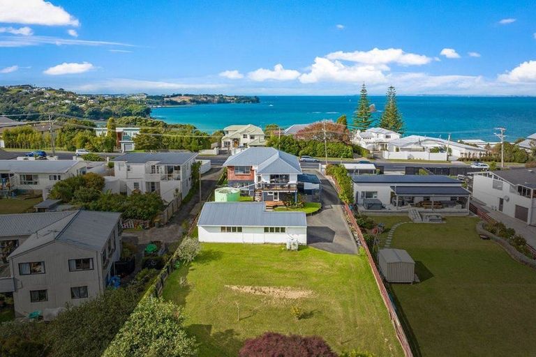 Photo of property in 1006 Whangaparaoa Road, Tindalls Beach, Whangaparaoa, 0930