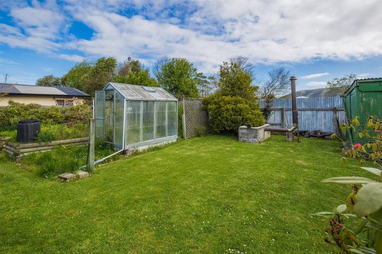 Photo of property in 19 Maude Street, Waimate, 7924