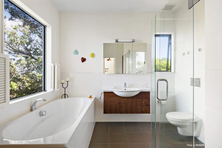 Photo of property in 102 Mitchell Street, Brooklyn, Wellington, 6021