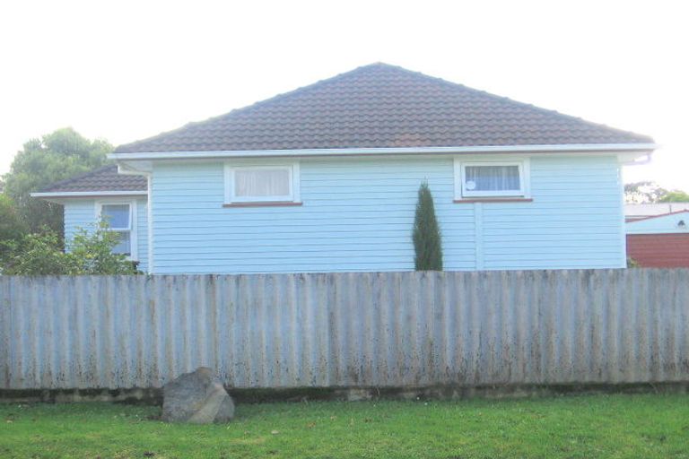 Photo of property in 26 Lendic Avenue, Henderson, Auckland, 0612
