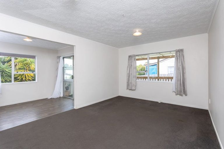 Photo of property in 45 Borich Road, Sunnyvale, Auckland, 0612