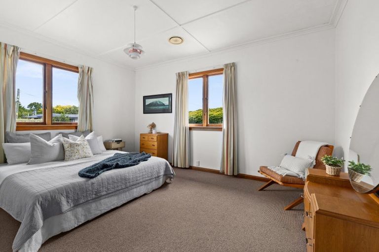 Photo of property in 17 Plassey Street, Havelock North, 4130