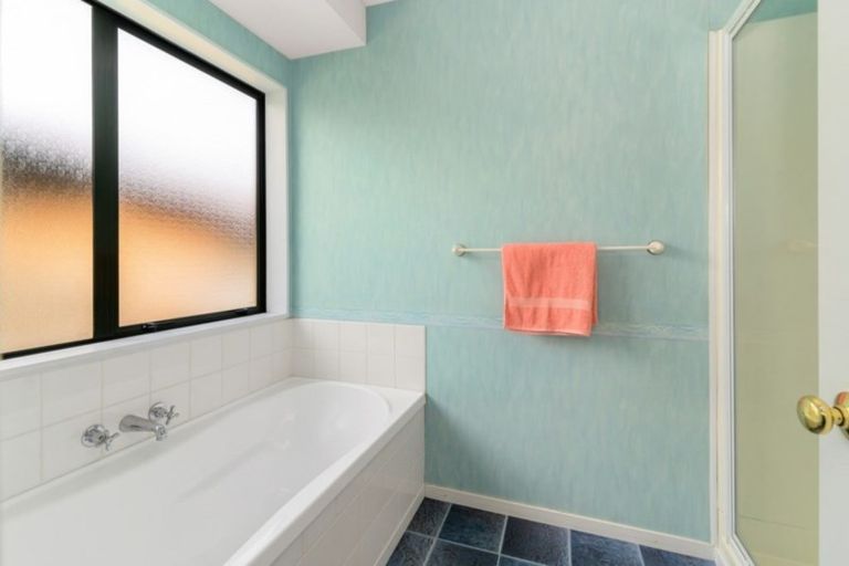 Photo of property in 37 Elmbridge Place, Owhata, Rotorua, 3010