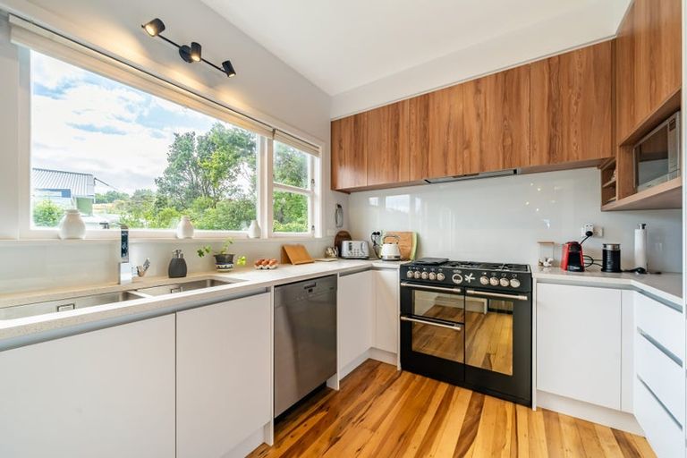 Photo of property in 29 Paekakariki Hill Road, Pauatahanui, Porirua, 5381