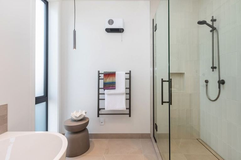 Photo of property in 86 Wairakei Road, Bryndwr, Christchurch, 8052