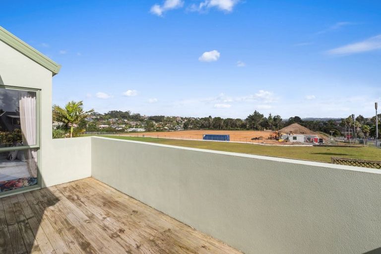 Photo of property in 77 Caribbean Drive, Unsworth Heights, Auckland, 0632