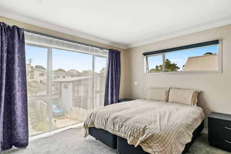 Photo of property in 10 Brindle Way, Newlands, Wellington, 6037