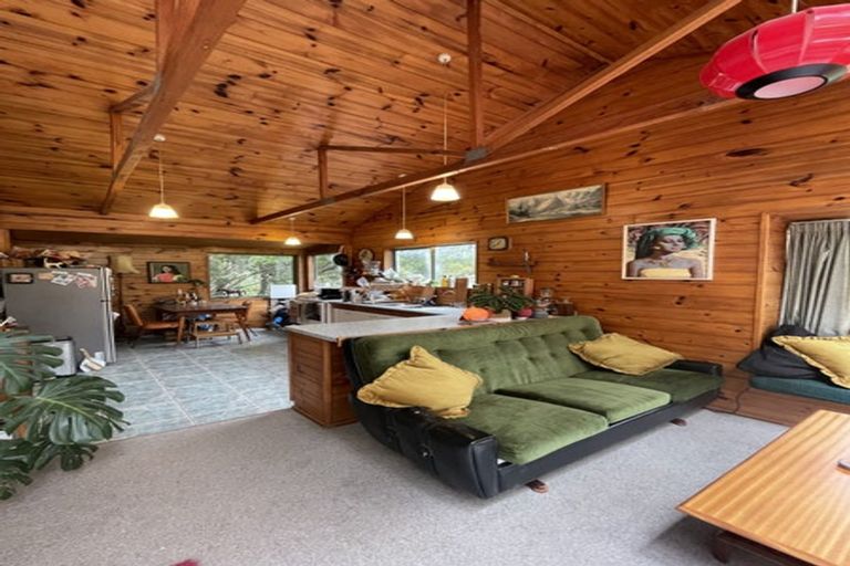 Photo of property in 65 Rimutaka Place, Titirangi, Auckland, 0604