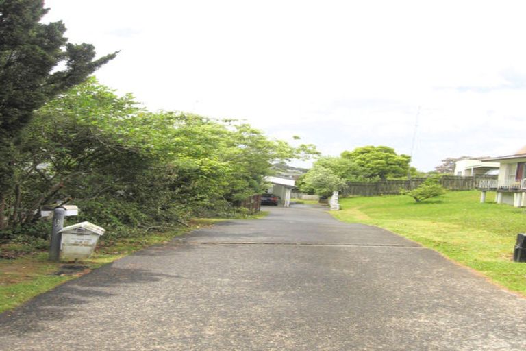 Photo of property in 2/24 Halberg Street, Glenfield, Auckland, 0629