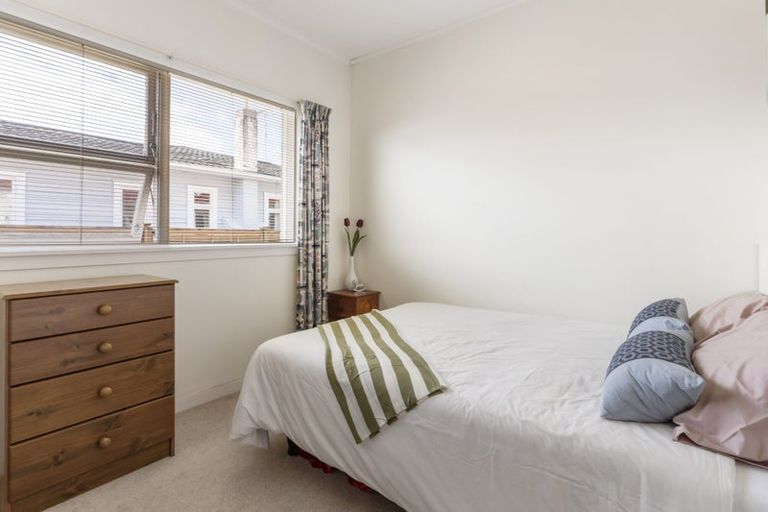 Photo of property in 1/137 Shakespeare Road, Milford, Auckland, 0620