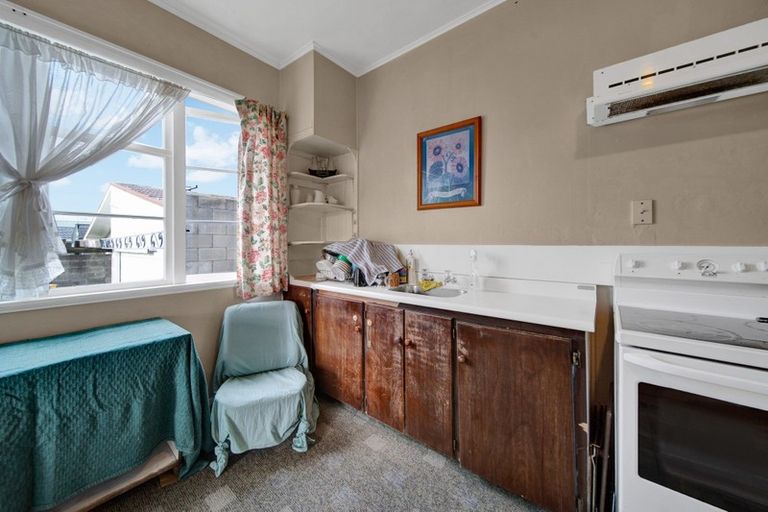 Photo of property in 12 Caledonia Street, Hawera, 4610