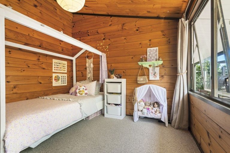 Photo of property in 24 Dunton Drive, Welcome Bay, Tauranga, 3112