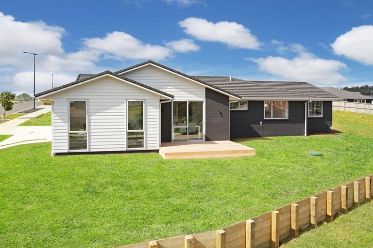 Photo of property in 11 Waikohi Avenue, Glenbrook, Waiuku, 2681