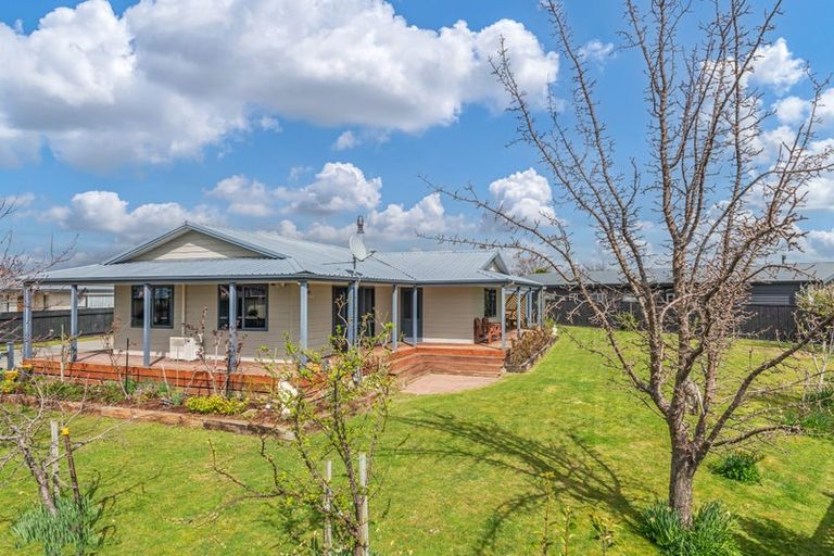 Photo of property in 77 Rhodes Drive, Kelvin Grove, Palmerston North, 4414