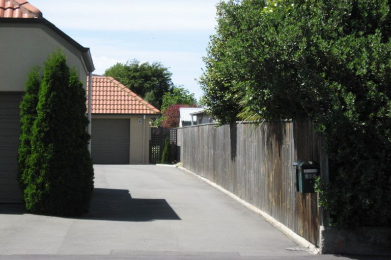 Photo of property in 114 Avonhead Road, Avonhead, Christchurch, 8042