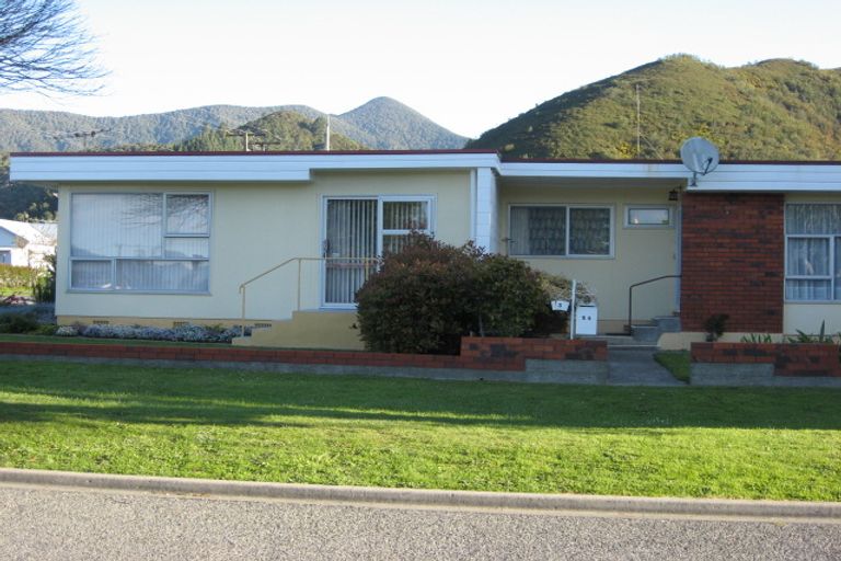 Photo of property in 1/24 Scotland Street, Picton, 7220