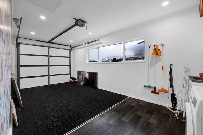 Photo of property in 2a Margaret Alice Close, Whalers Gate, New Plymouth, 4310