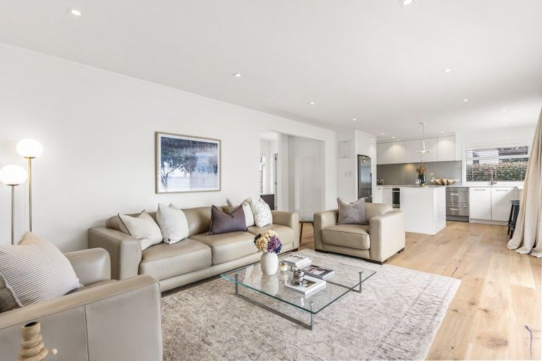 Photo of property in 48 Matakatia Parade, Matakatia, Whangaparaoa, 0930