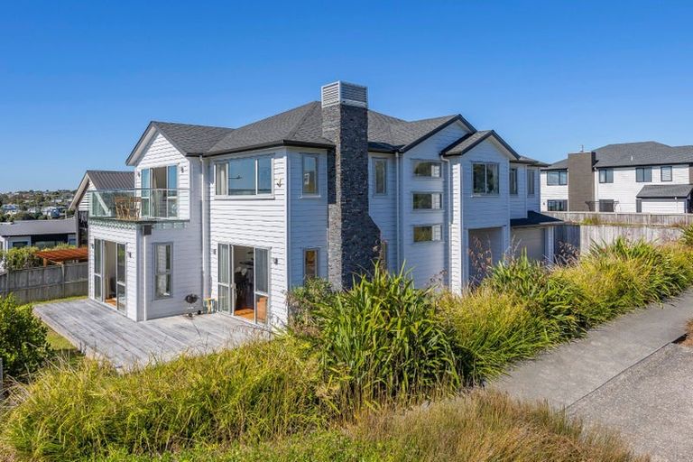 Photo of property in 20 Bearing Parade, Long Bay, Auckland, 0630