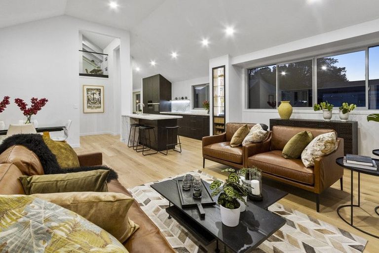 Photo of property in 2/43 Princes Street, Northcote Point, Auckland, 0627