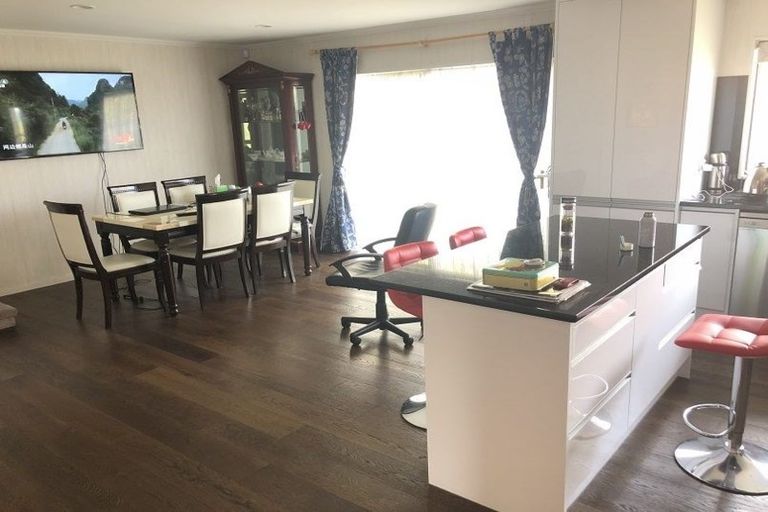 Photo of property in 14 Alice Place, Hillcrest, Auckland, 0627