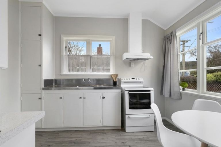 Photo of property in 4 Treadwell Street, Naenae, Lower Hutt, 5011