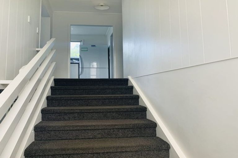 Photo of property in 117 Riverpark Crescent, Henderson, Auckland, 0610