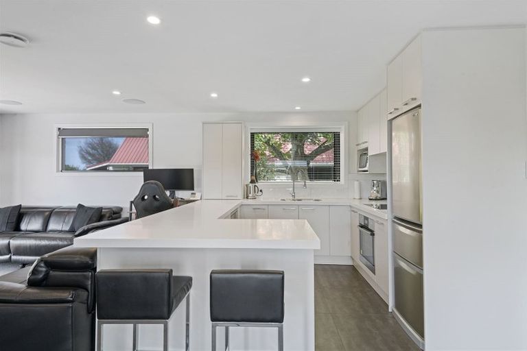 Photo of property in 27 Momorangi Crescent, Redwood, Christchurch, 8051