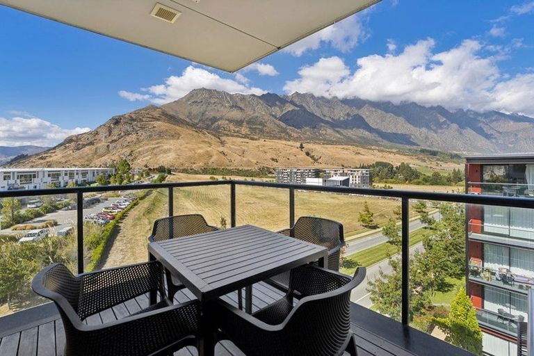 Photo of property in Wyndham Gardens Apartments, 30 Red Oaks Drive, Frankton, Queenstown, 9300