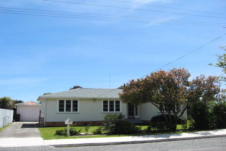 Photo of property in 1 Ballance Street, Westport, 7825