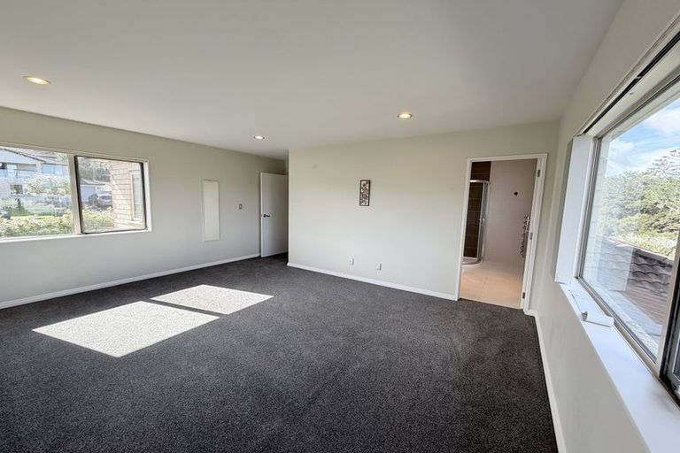 Photo of property in 76 Laurel Oak Drive, Schnapper Rock, Auckland, 0632