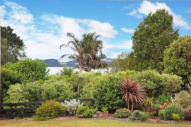 Photo of property in 27 Bayview Drive, Waiuku, 2123