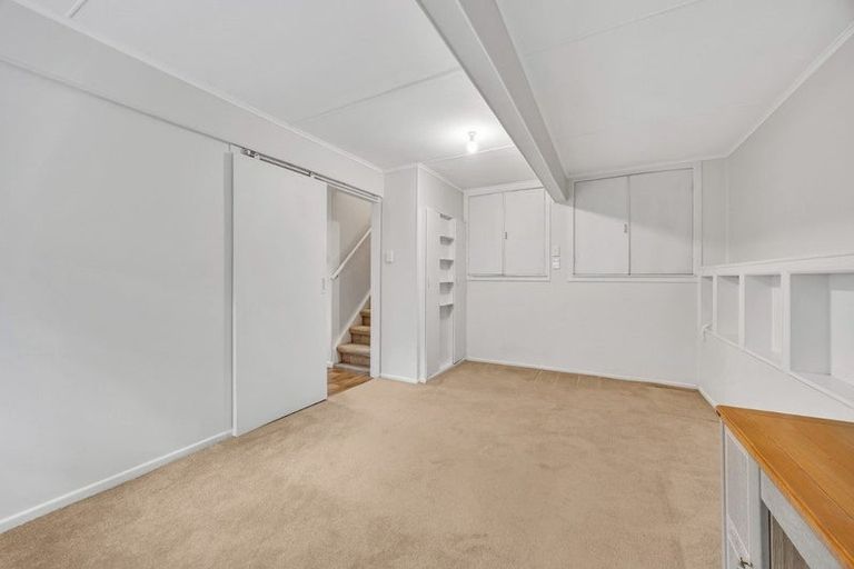 Photo of property in 33b Fairmount Road, Titirangi, Auckland, 0604