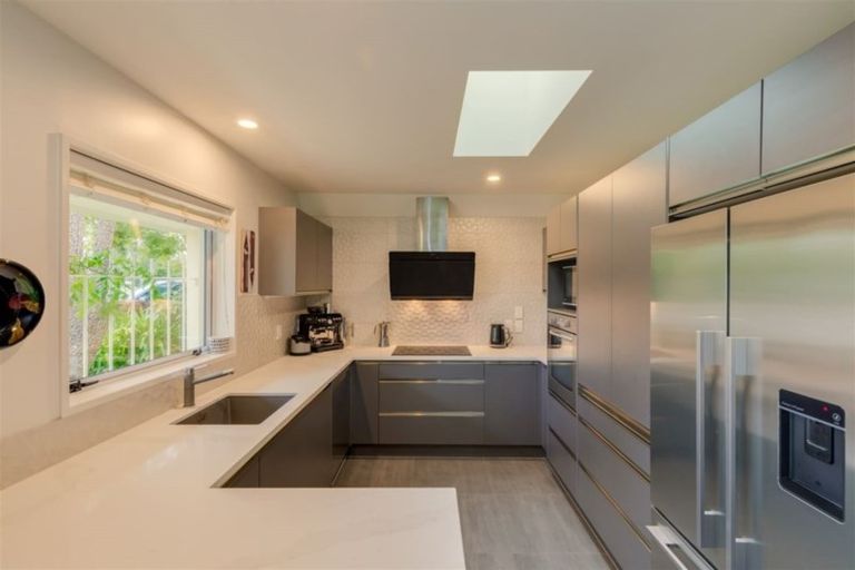 Photo of property in 61 Fendalton Road, Fendalton, Christchurch, 8014