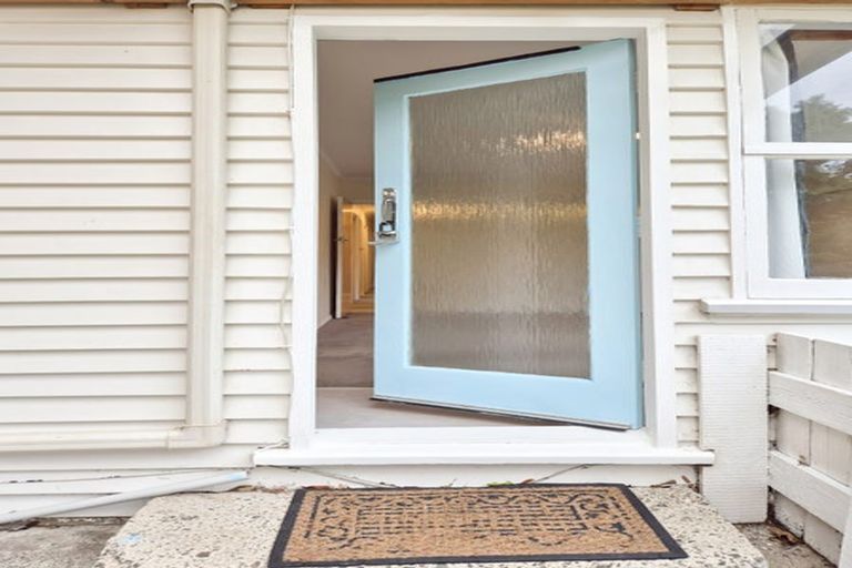 Photo of property in 50 Randwick Road, Northland, Wellington, 6012