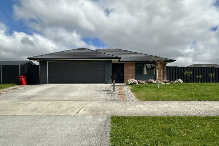 Photo of property in 33 Hopkirk Avenue, Wallaceville, Upper Hutt, 5018